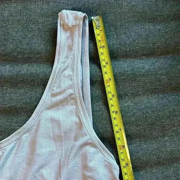 🎆 Fabletics purple tank top large lightweight gorpcore workout athletic casual - Picture 10 of 12
